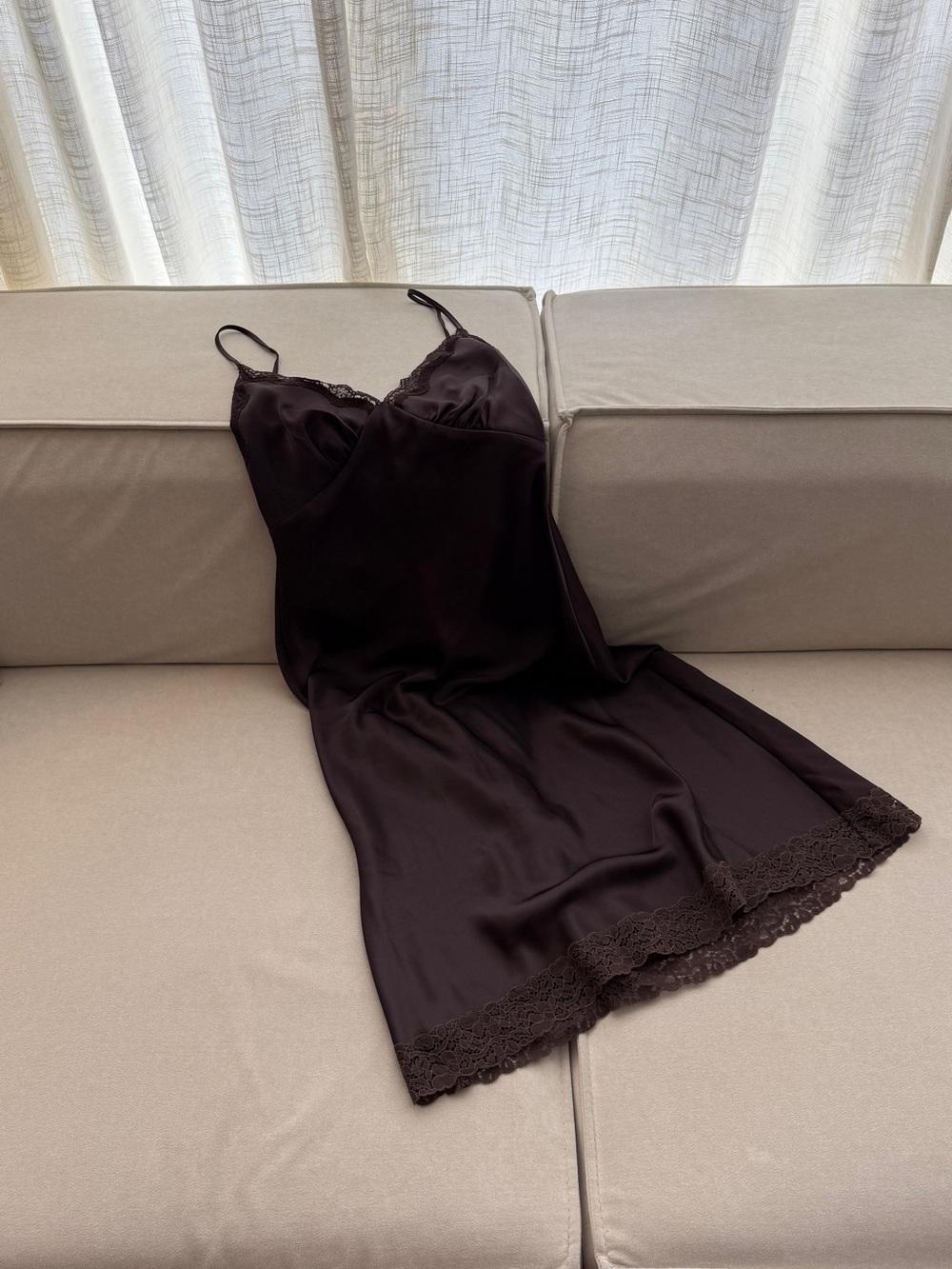 aritzia midi lace dress